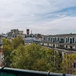 Amazing View 2Bd Apartment Montmartre!
